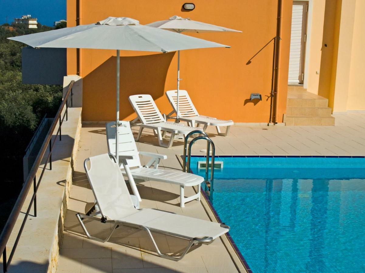 Olive Tree Hillside Apartment Stalós Exterior foto